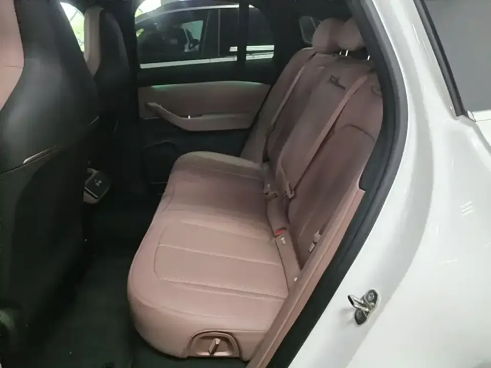 Nio EC6