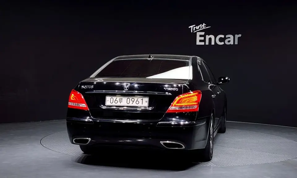 Hyundai Equus