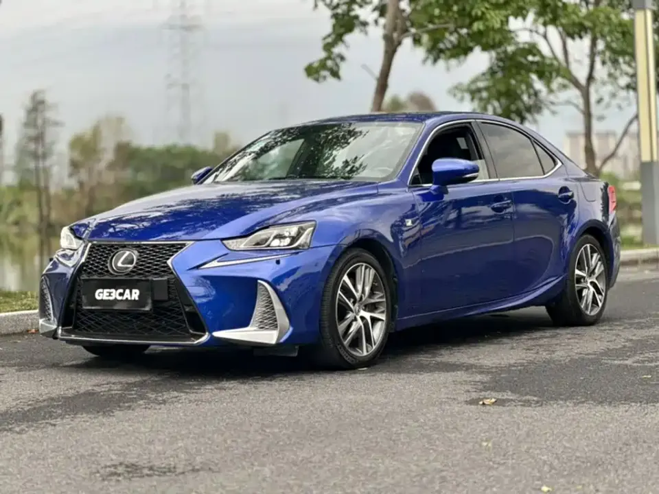 Lexus IS