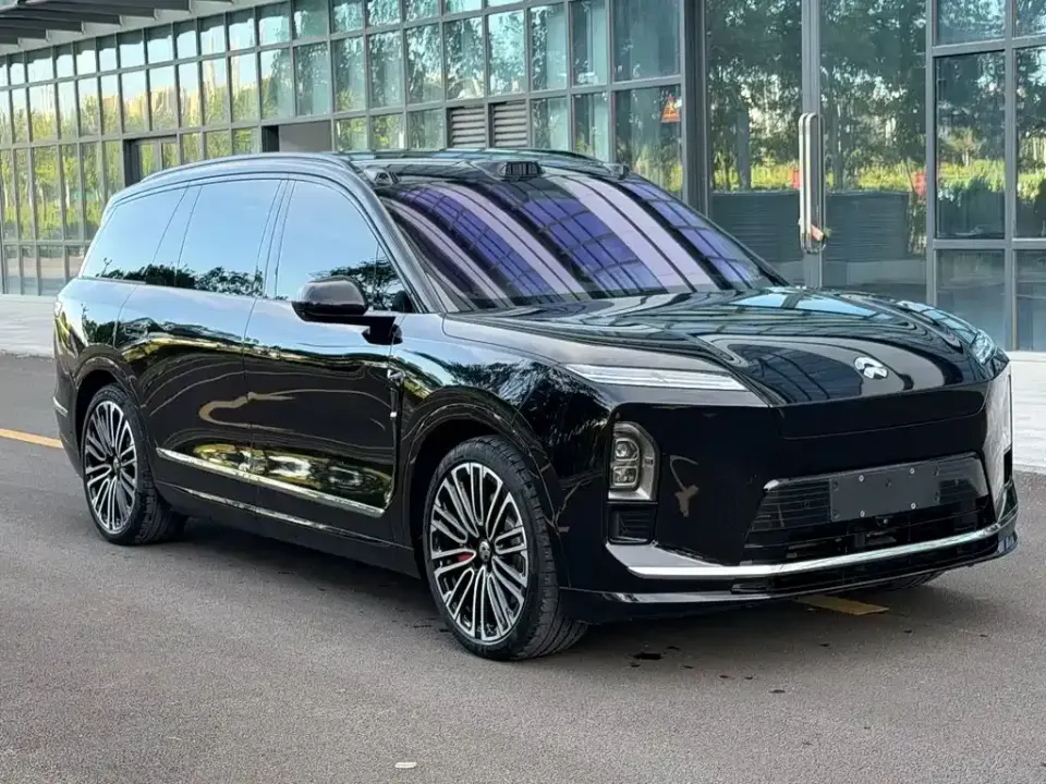 Nio ES8