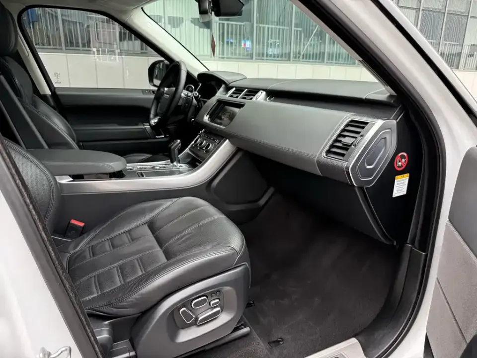 Land Rover Sport