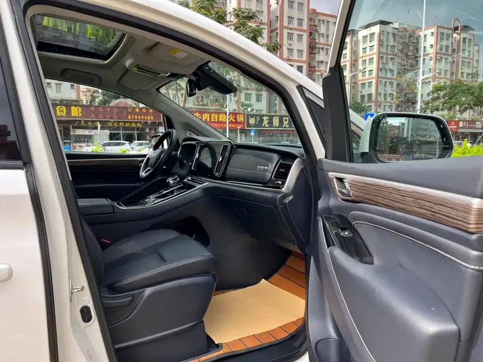 GAC Trumpchi M8
