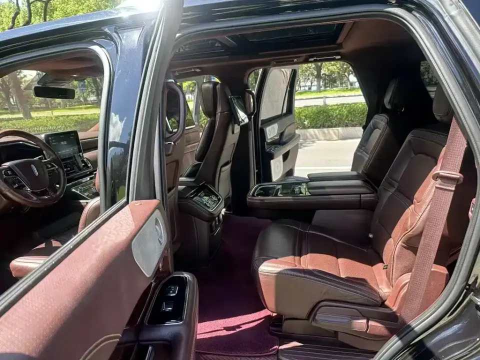 Lincoln Navigator