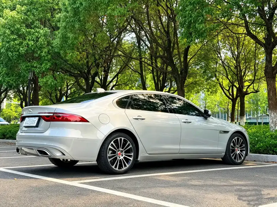 Jaguar XFL