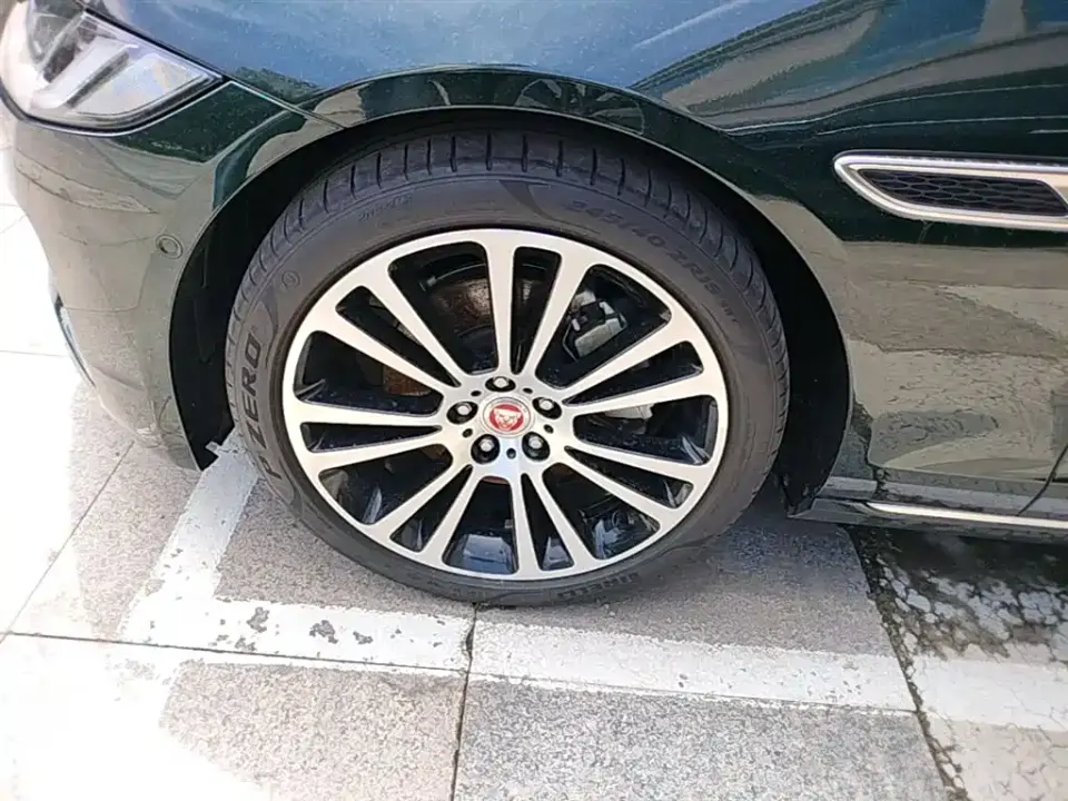 Jaguar XFL