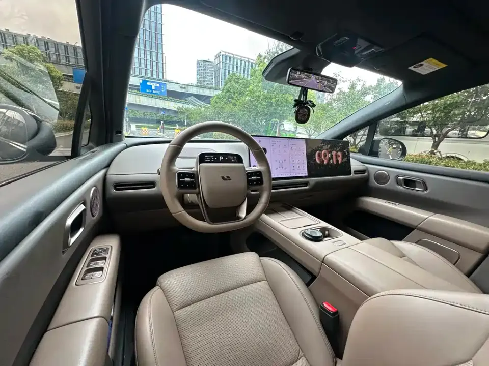 Li Li i6