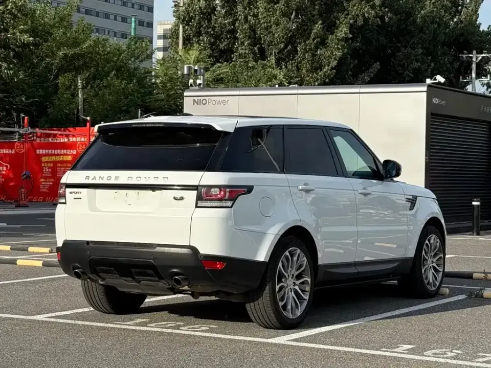 Land Rover Sport