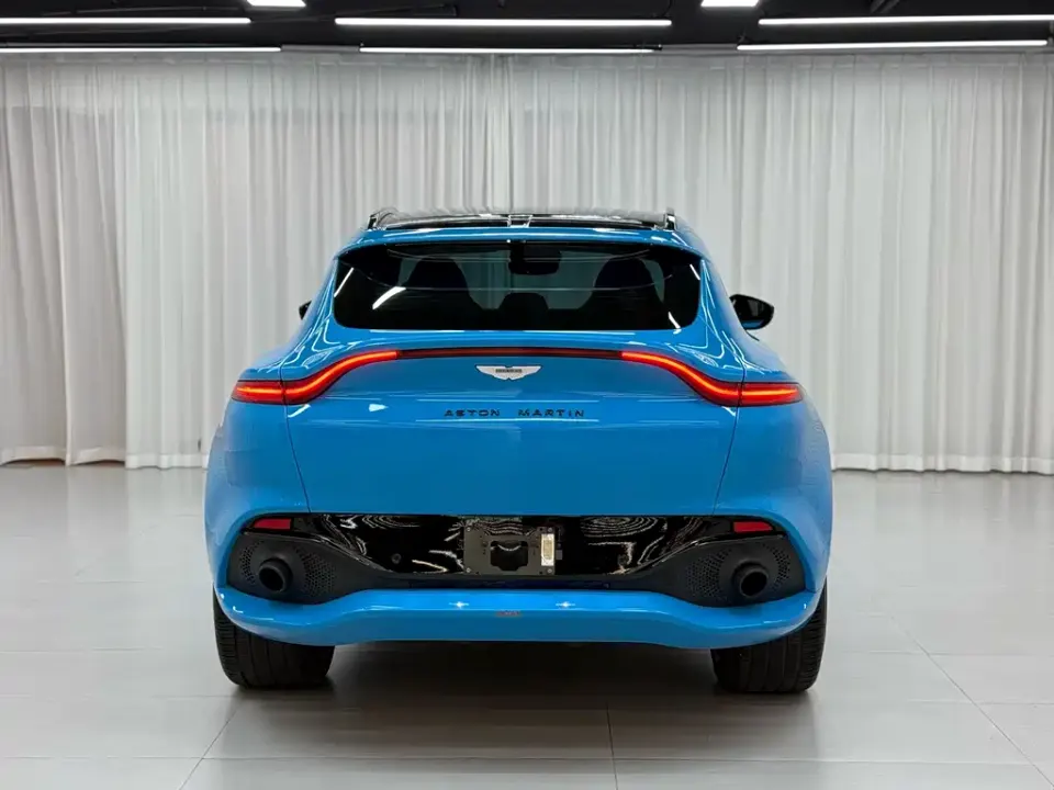 Aston Martin DBX