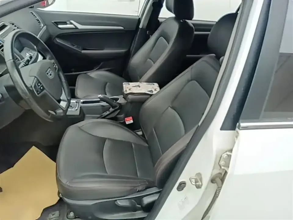 Geely Vision