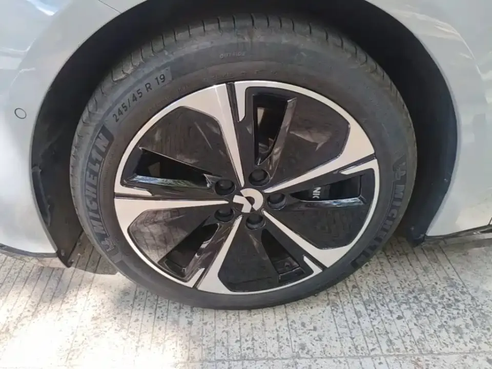 Nio ET5T