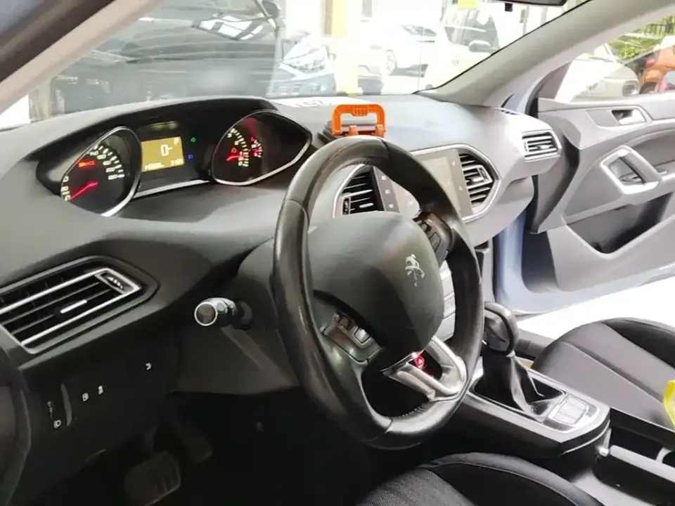 Peugeot 308S