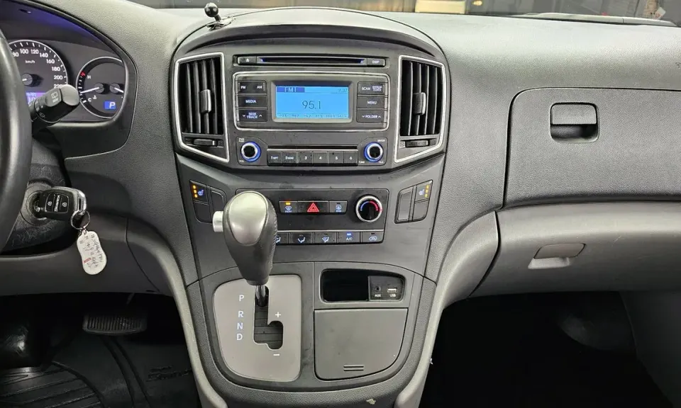 Hyundai Starex