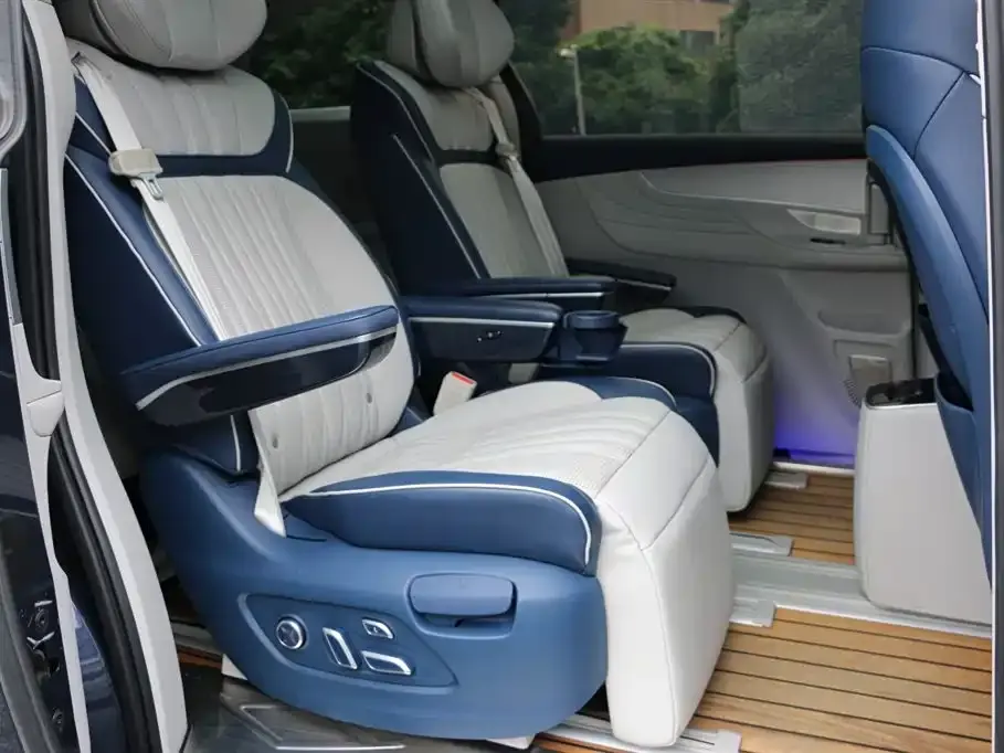 Roewe iMAX8