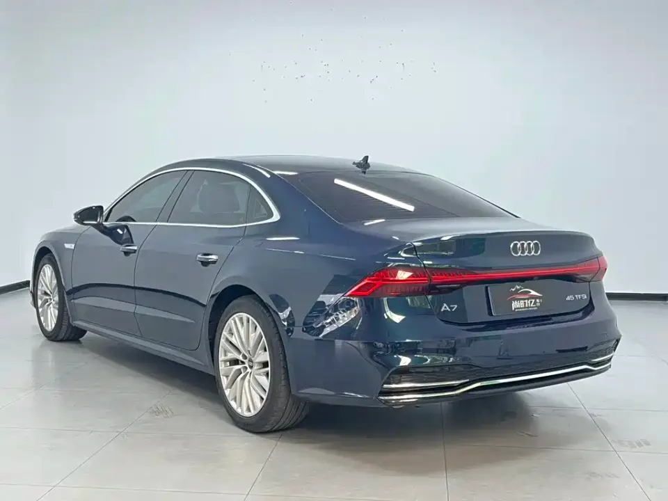 Audi A7L