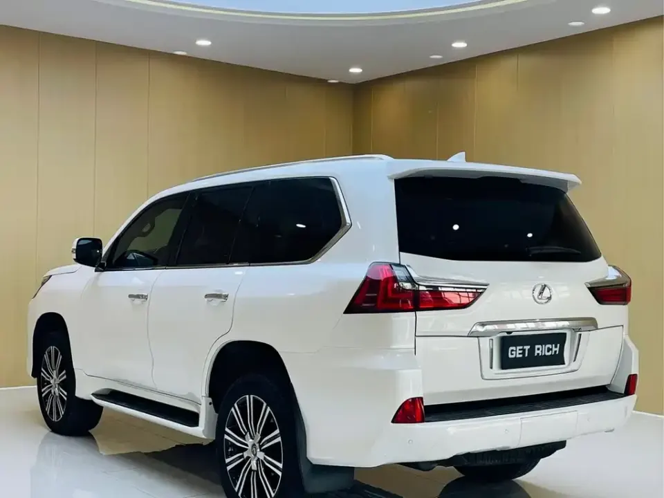Lexus LX