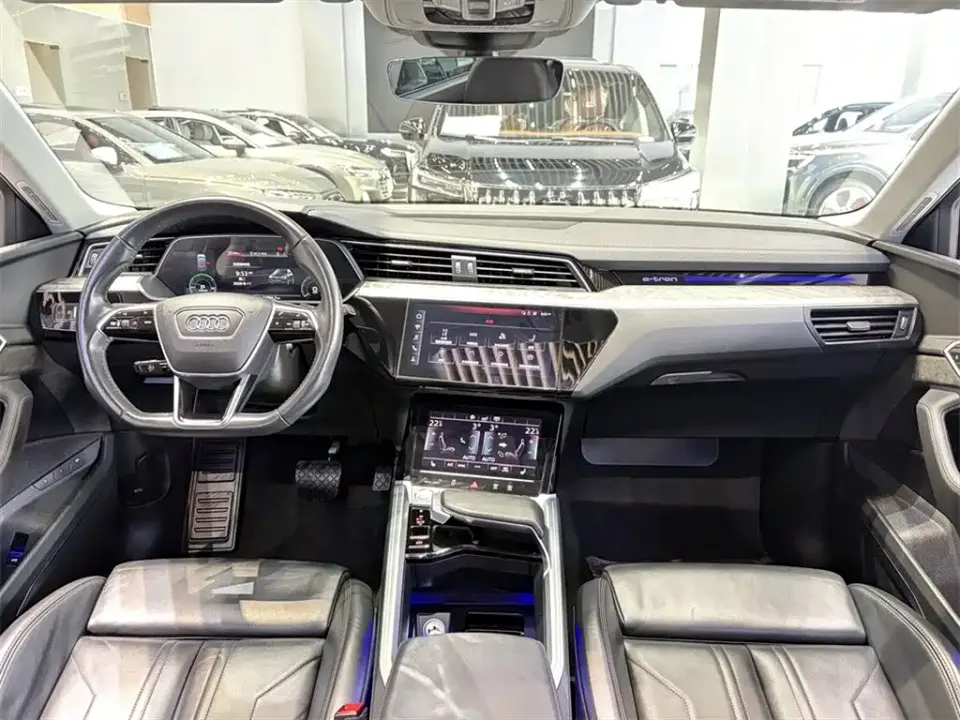 Audi e-tron (Import)