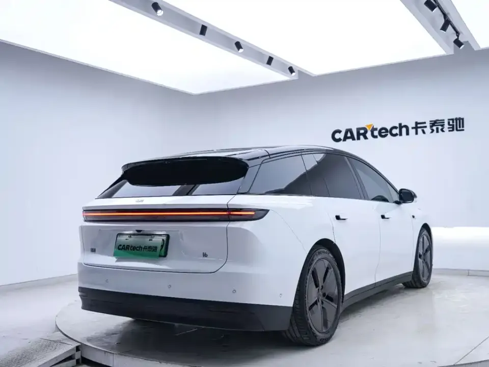 Li Li i6