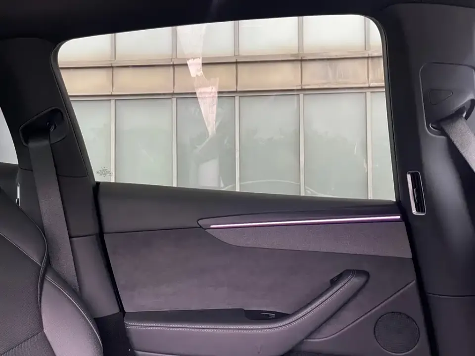 Tesla Model Y L