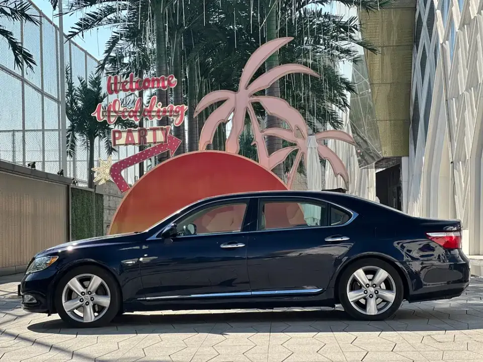 Lexus LS