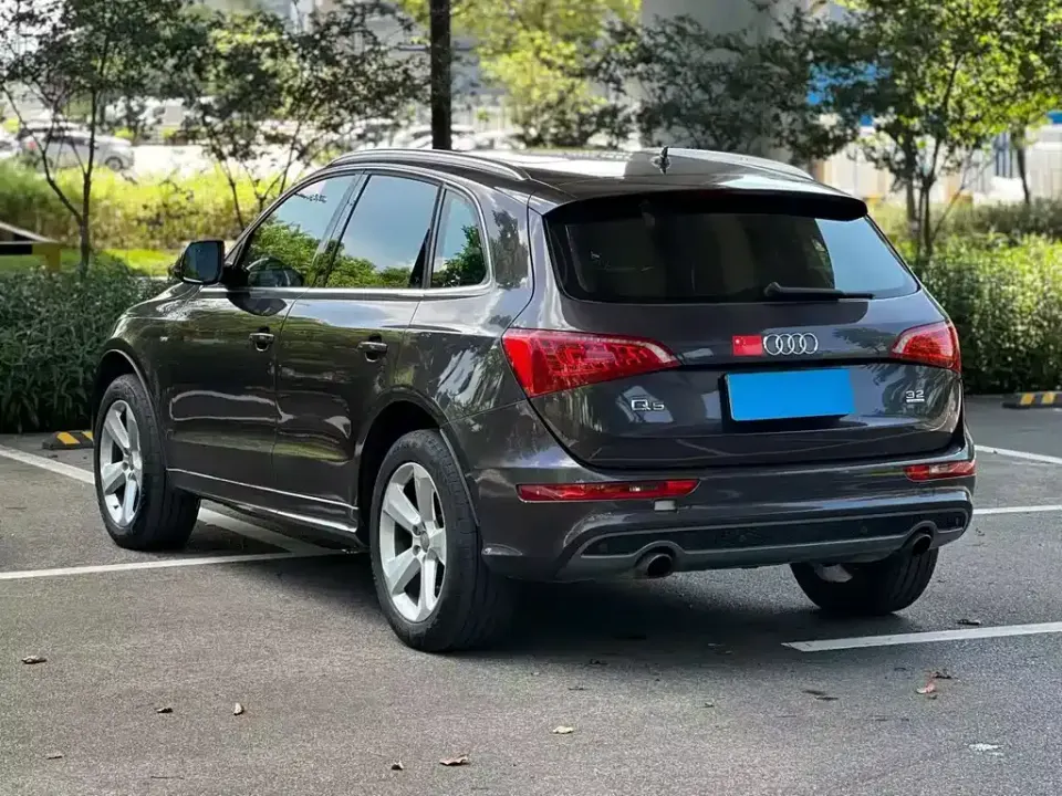 Audi Q5 (Import)