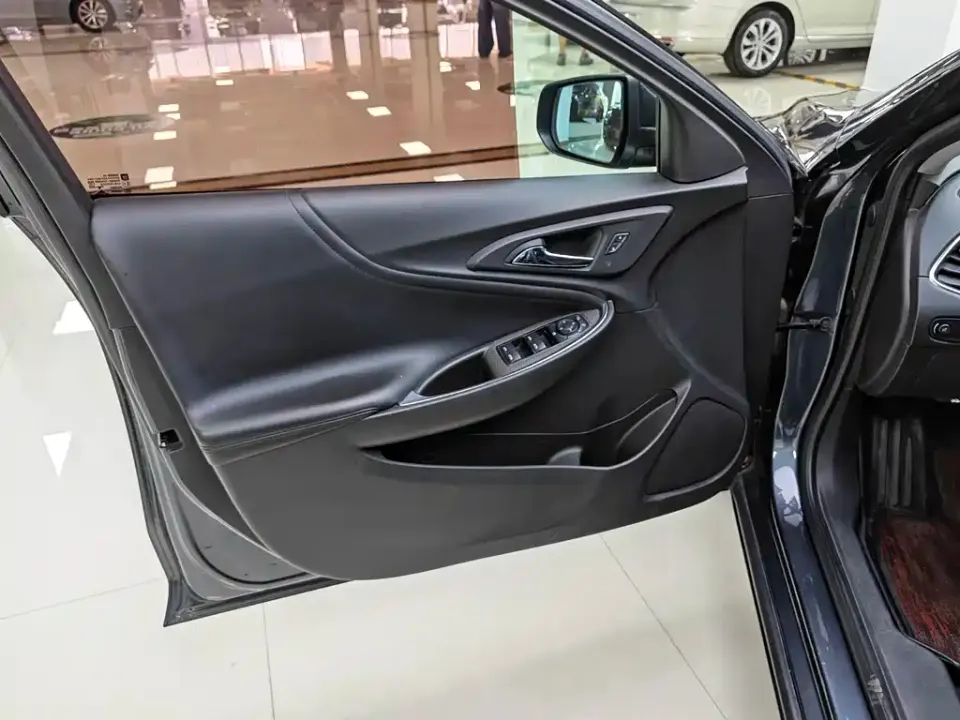 Chevrolet Malibu XL