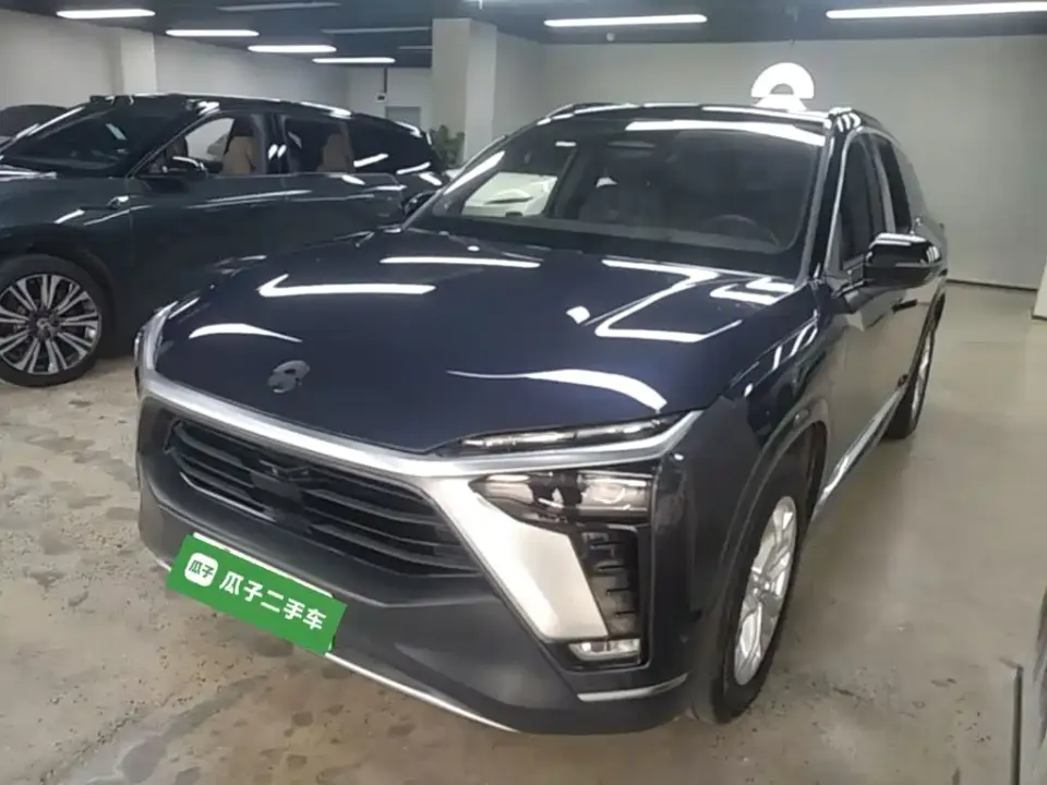 Nio ES8