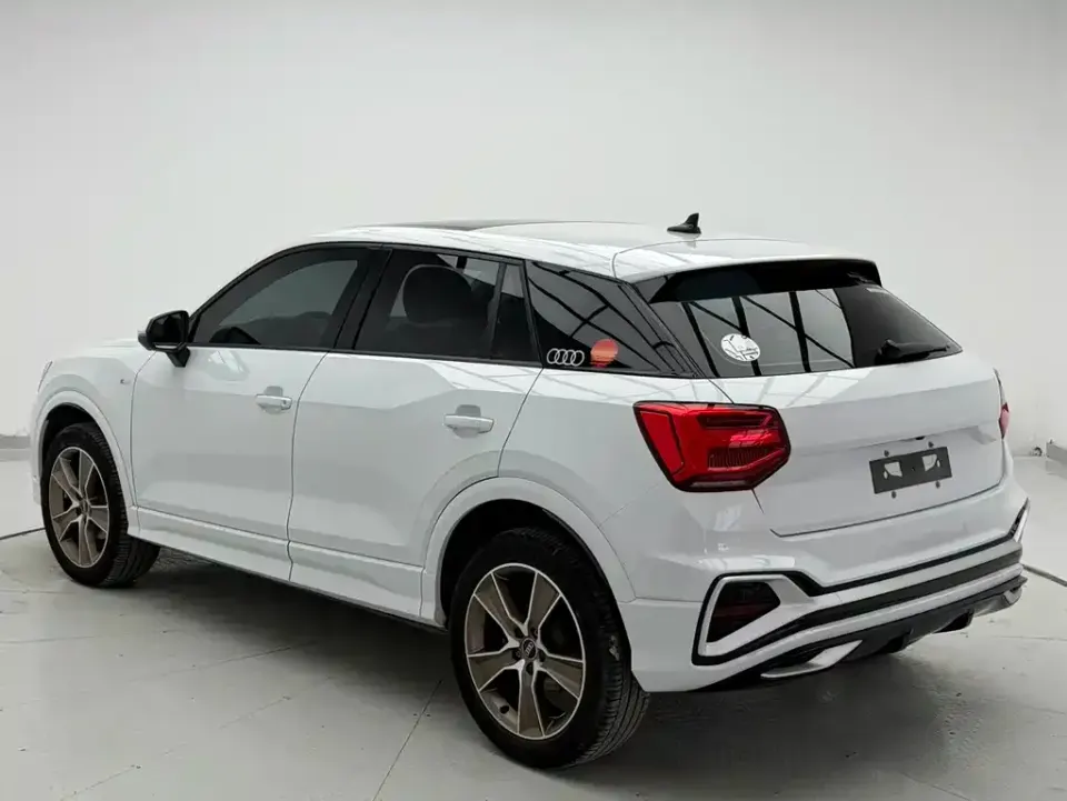 Audi Q2L