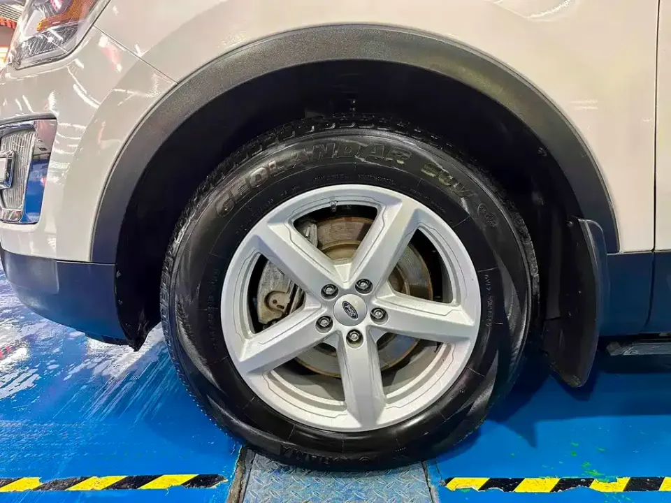 Ford Explorer (Import)