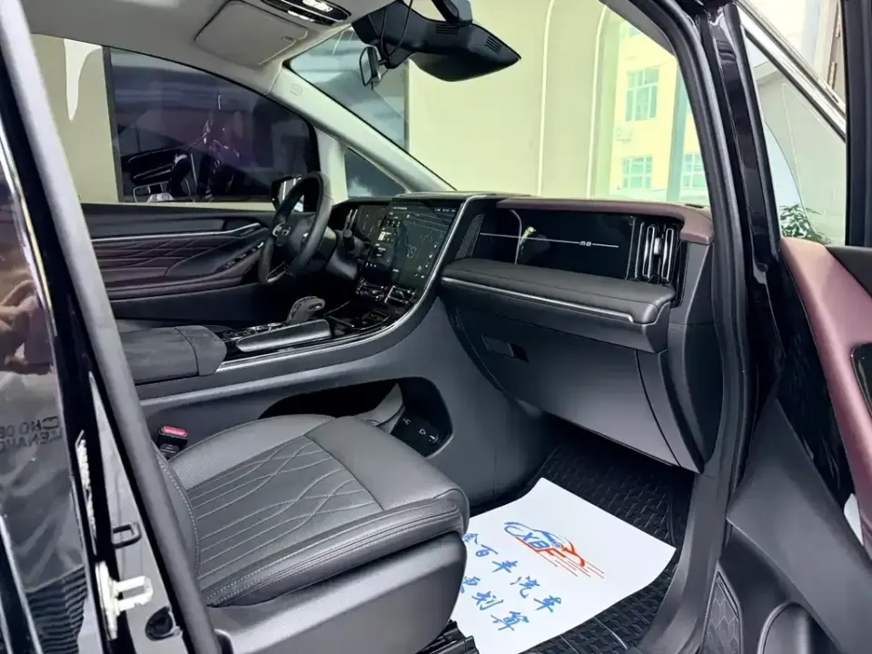 GAC Trumpchi M8