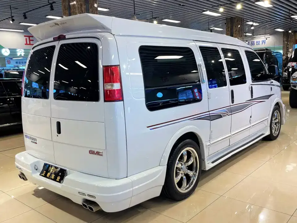 GMC Savana