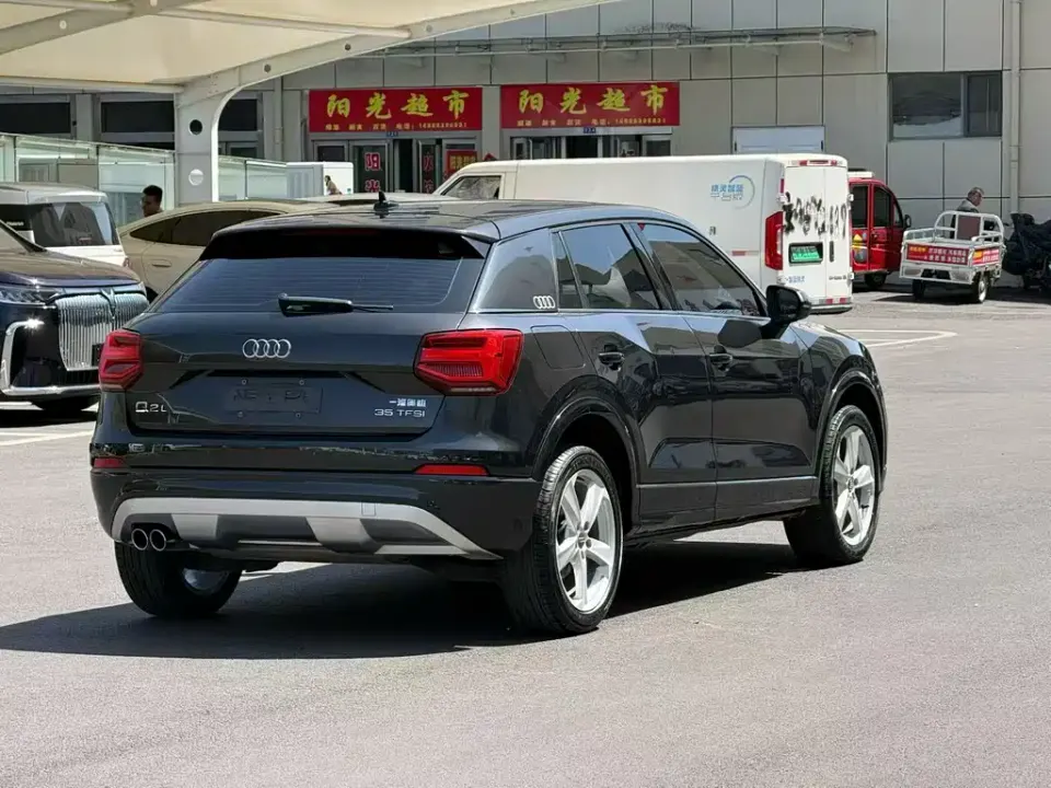 Audi Q2L