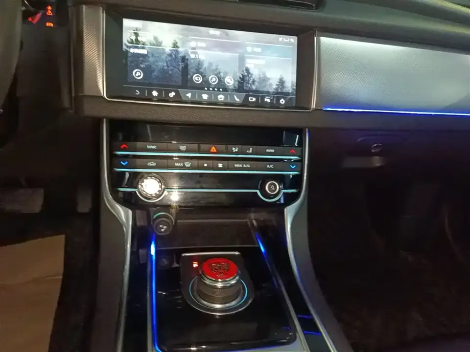 Jaguar XFL