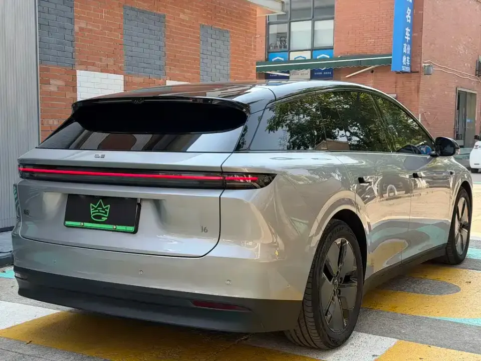 Li Li i6