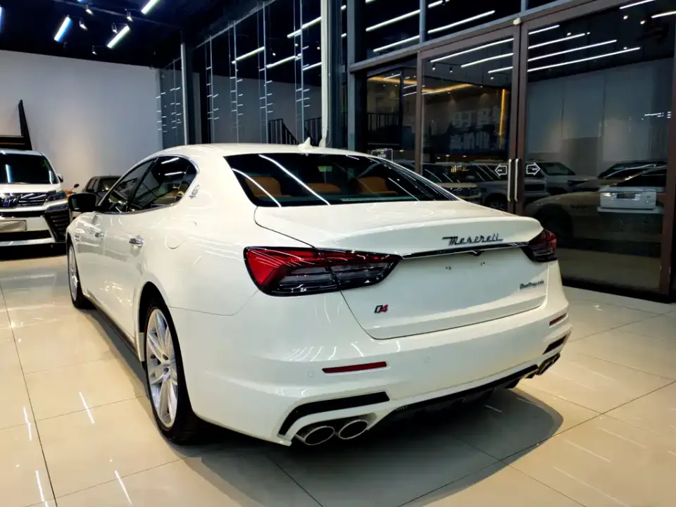 Maserati Quattroporte