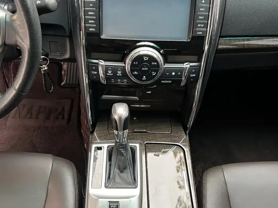 Toyota Reiz