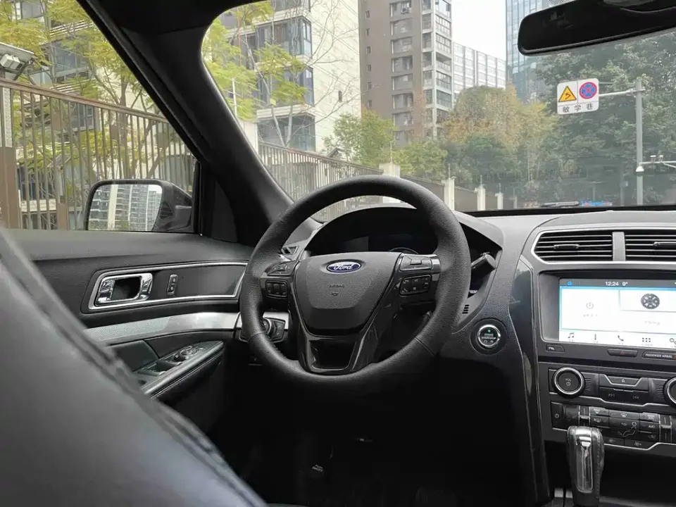 Ford Explorer (Import)