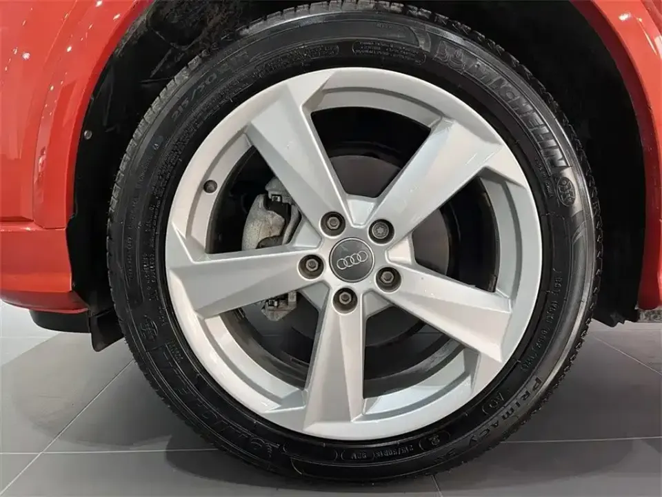 Audi Q2L