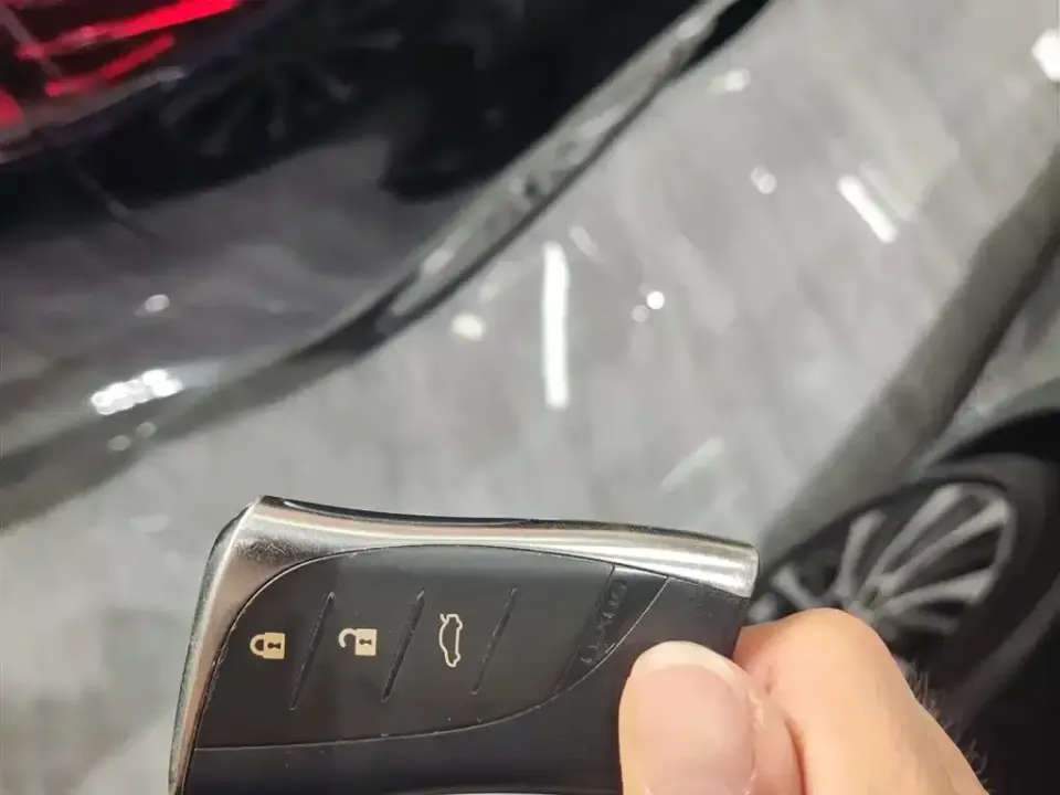 Lexus ES
