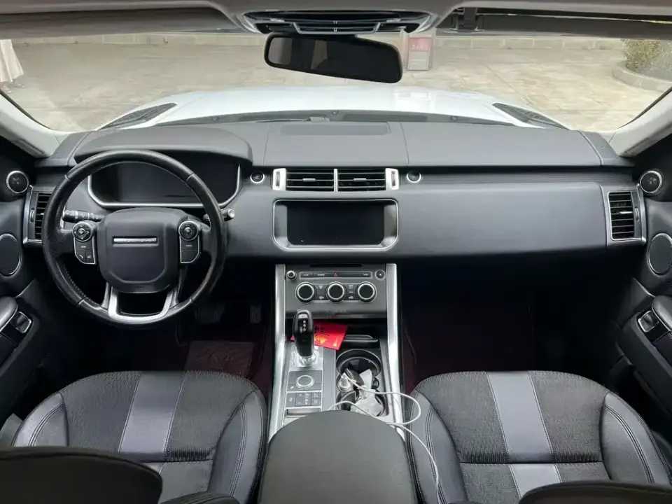 Land Rover Sport
