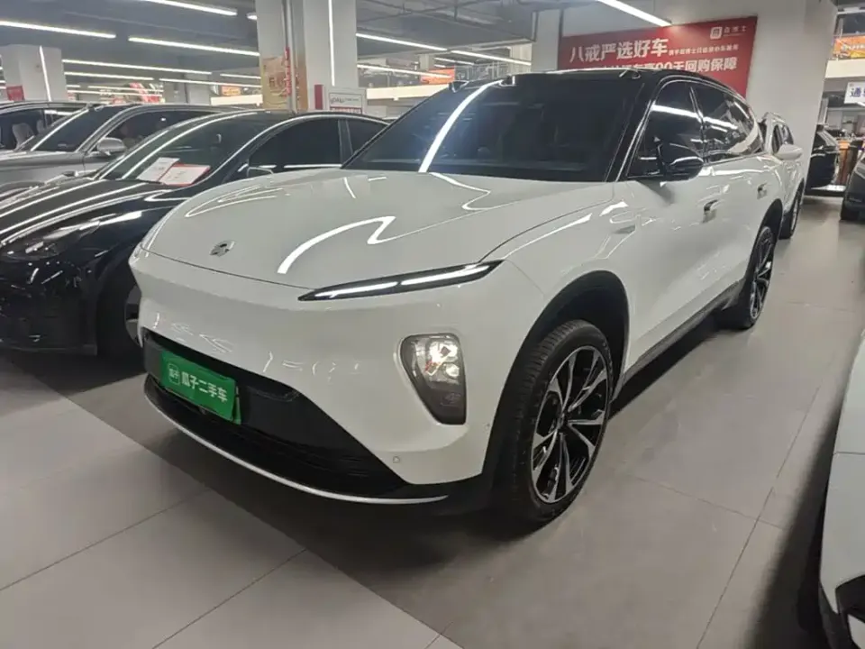 Nio ES8