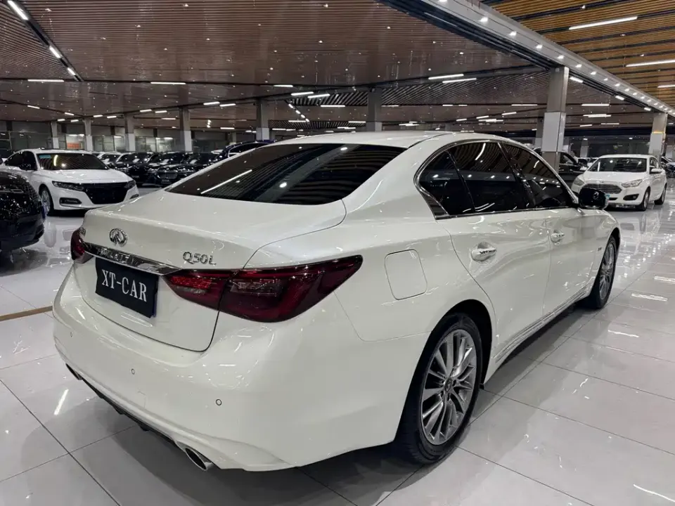 Infiniti Q50L