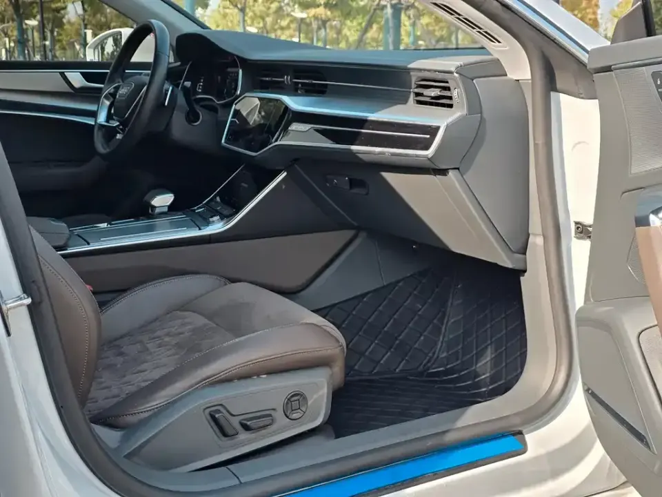 Audi A7L
