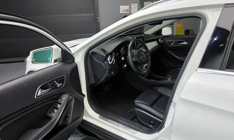 Mercedes-Benz GLA-Class