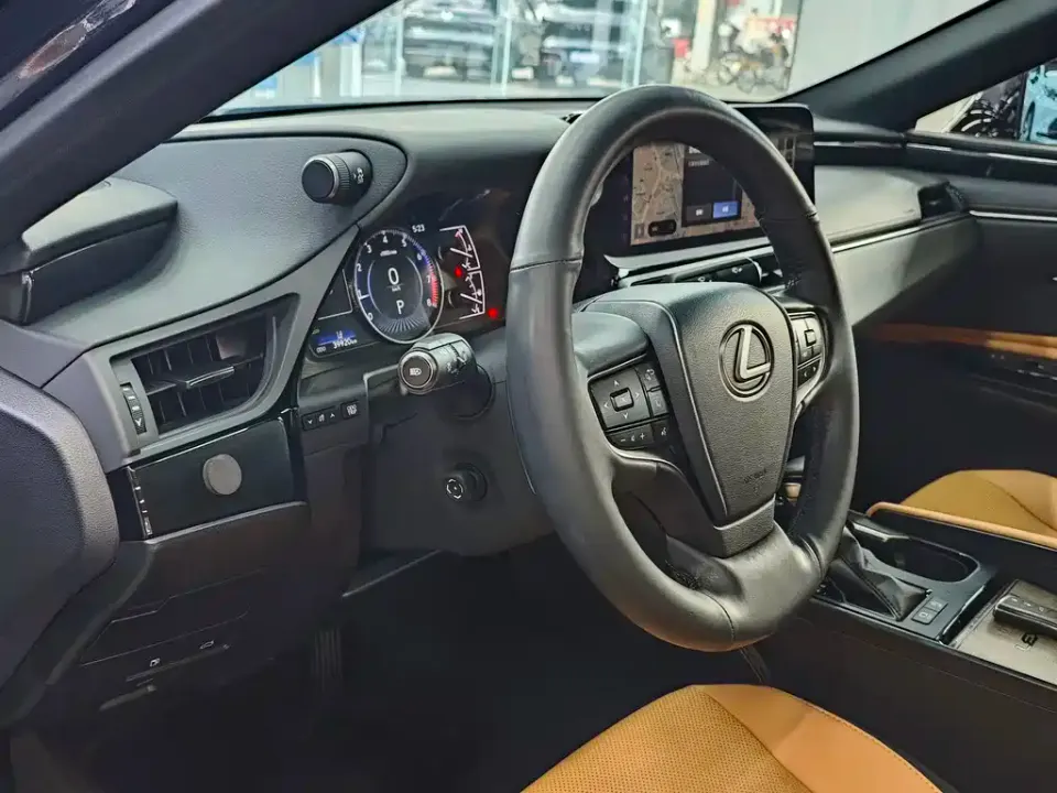 Lexus ES