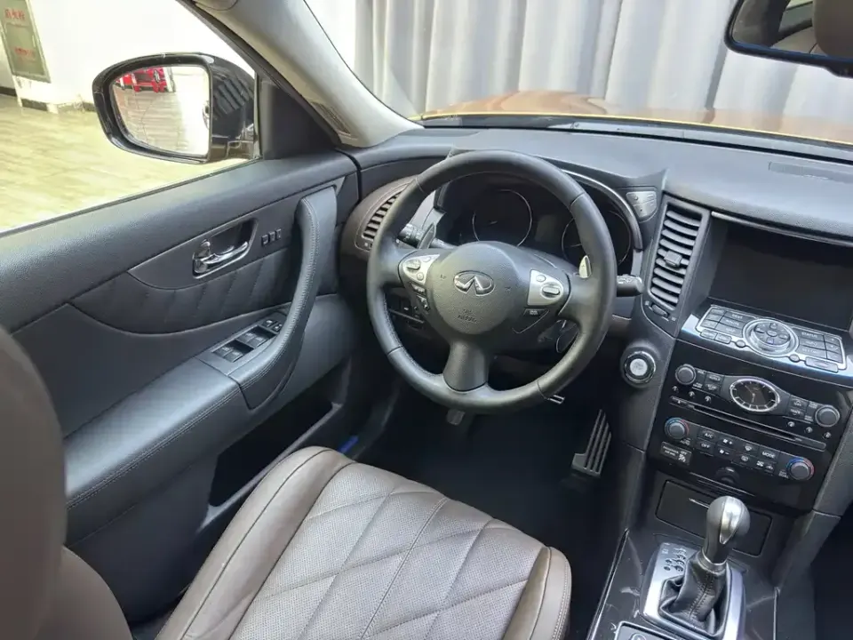 Infiniti FX