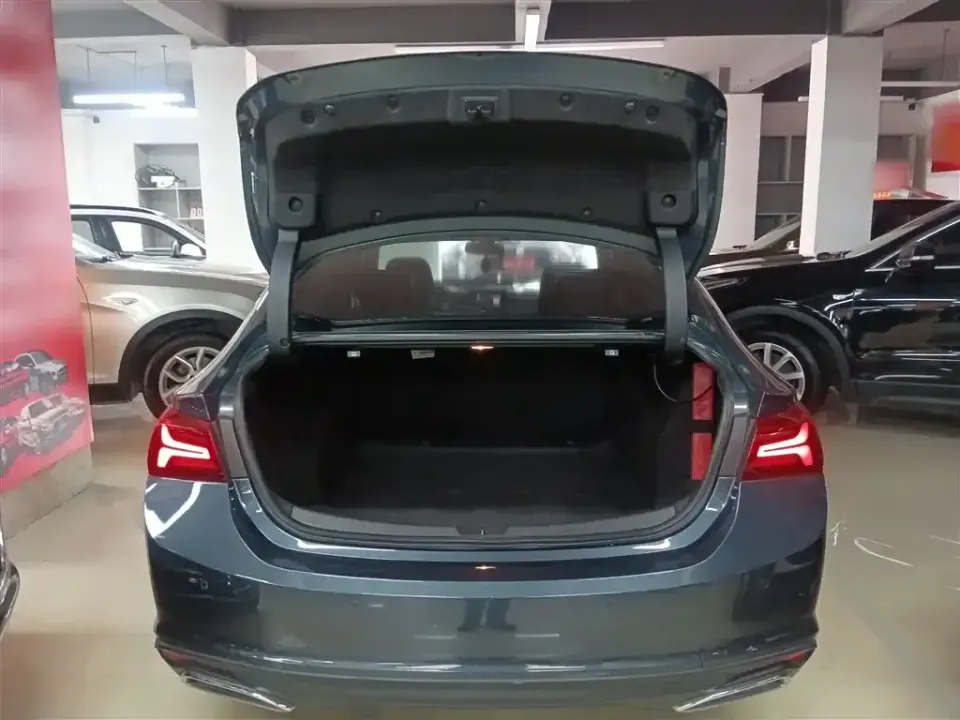 Chevrolet Malibu XL