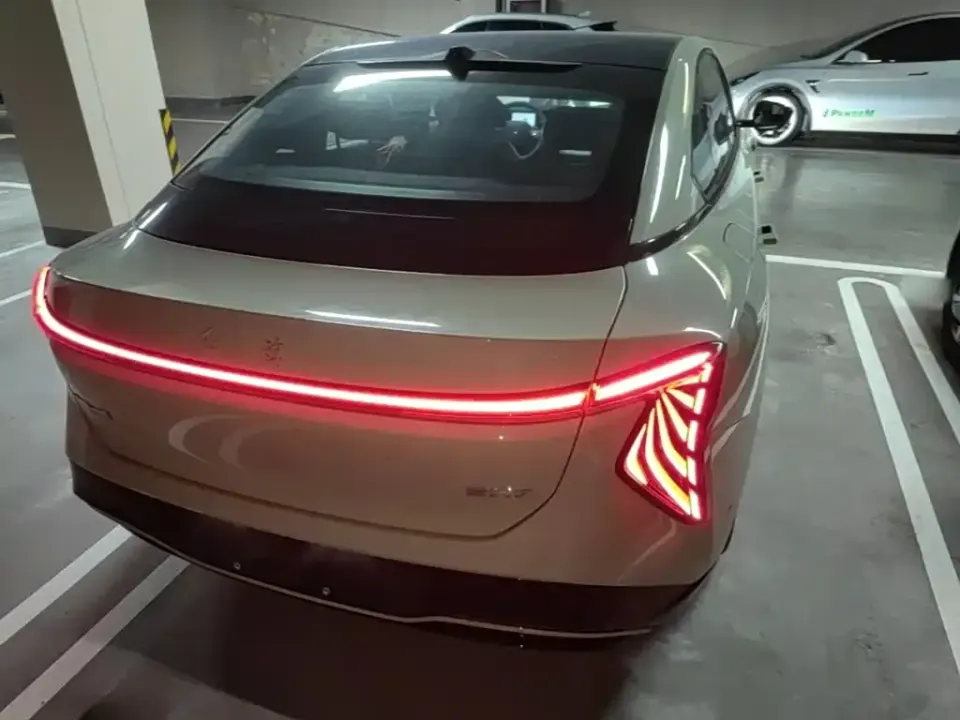 Hongqi Hongqi EH7