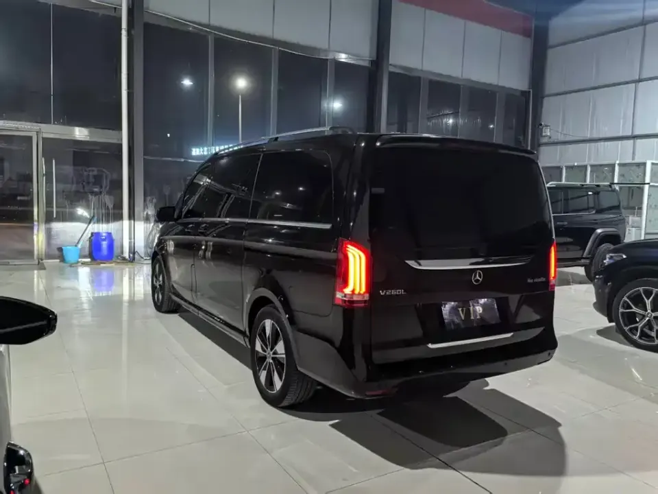 Mercedes-Benz V-Class