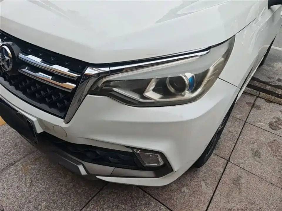 Venucia T70