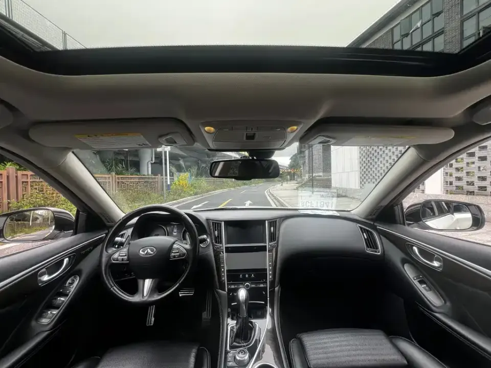 Infiniti Q50L